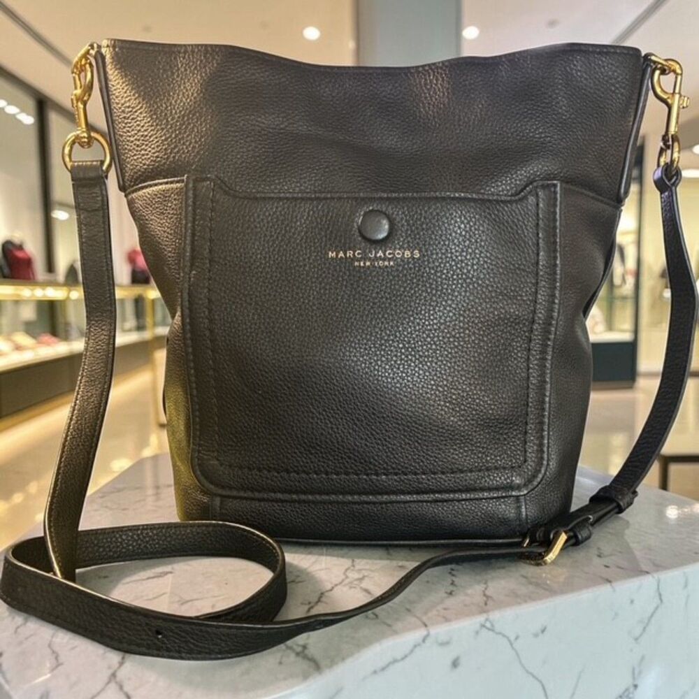 Marc Jacobs Black Pebbled Leather Bucket Crossbody Shoulder Bag EUC